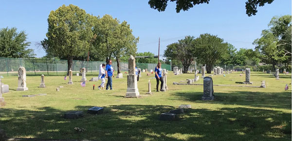 Flags on veterans' graves